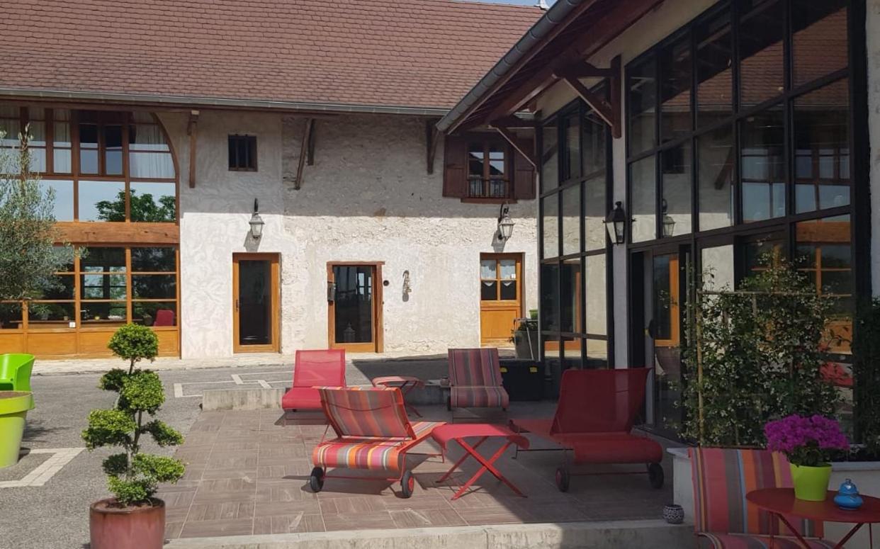 Le Domaine De Tizo Hotell Saint-Victor-de-Morestel Exteriör bild