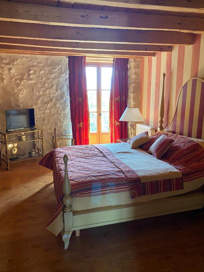 Le Domaine De Tizo Hotell Saint-Victor-de-Morestel Exteriör bild