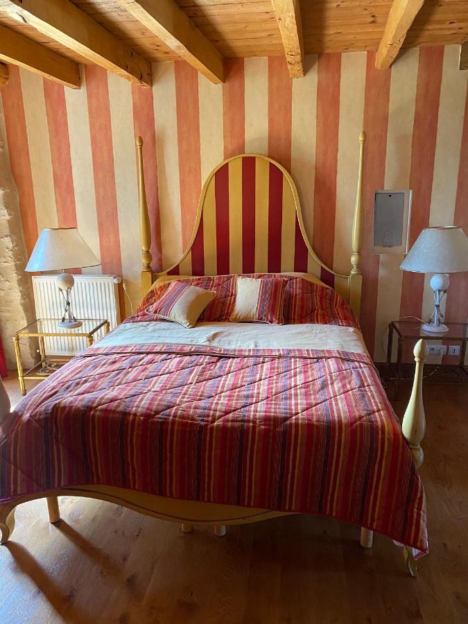 Le Domaine De Tizo Hotell Saint-Victor-de-Morestel Exteriör bild