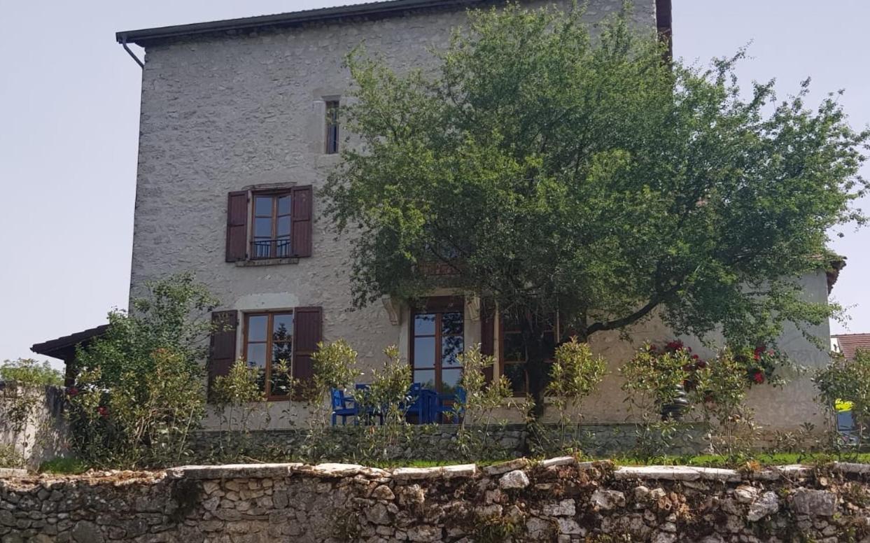 Le Domaine De Tizo Hotell Saint-Victor-de-Morestel Exteriör bild