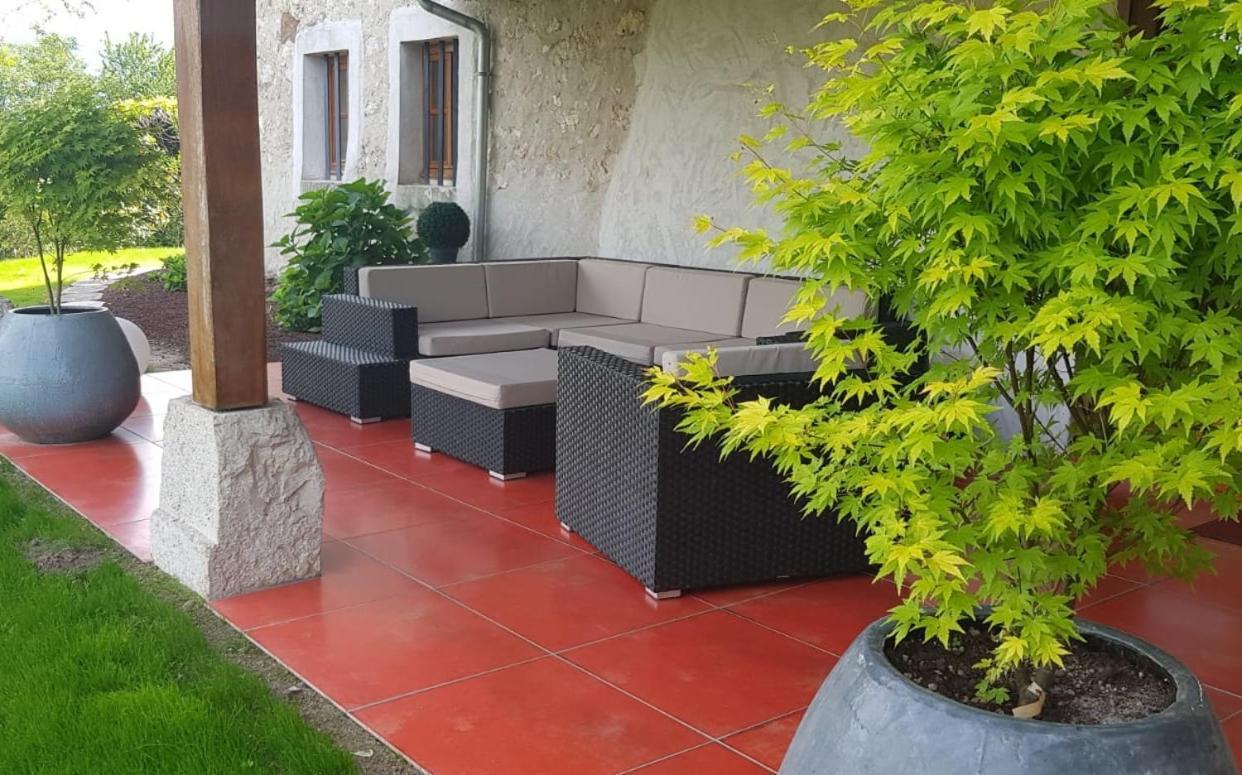 Le Domaine De Tizo Hotell Saint-Victor-de-Morestel Exteriör bild