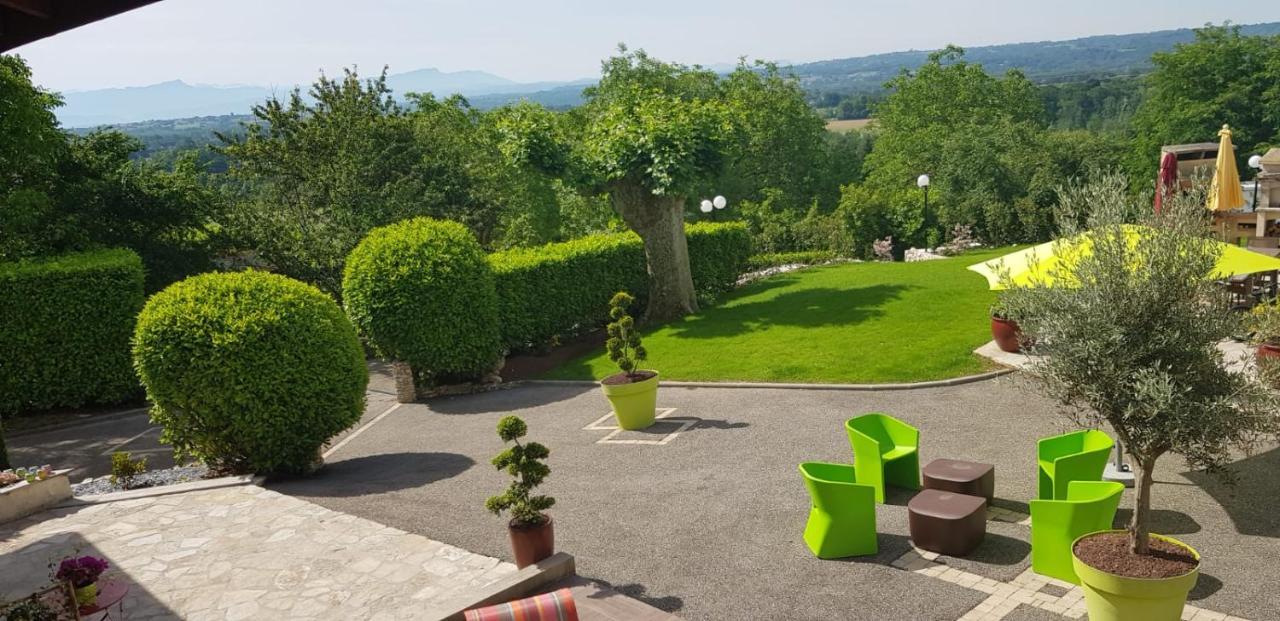 Le Domaine De Tizo Hotell Saint-Victor-de-Morestel Exteriör bild