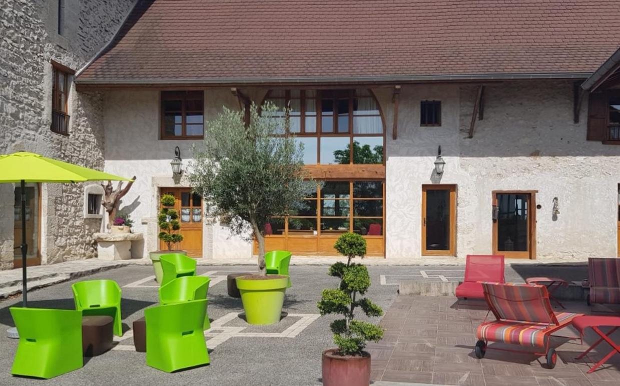 Le Domaine De Tizo Hotell Saint-Victor-de-Morestel Exteriör bild